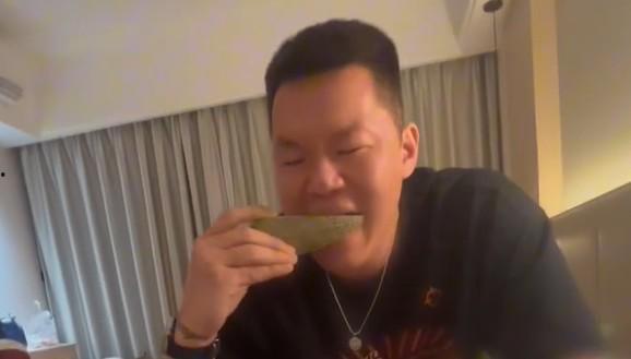 乡下阿东吃瓜视频,揭秘农村生活趣味瞬间