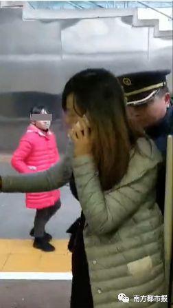 教导主任吃瓜视频,吃瓜视频引发网友热议